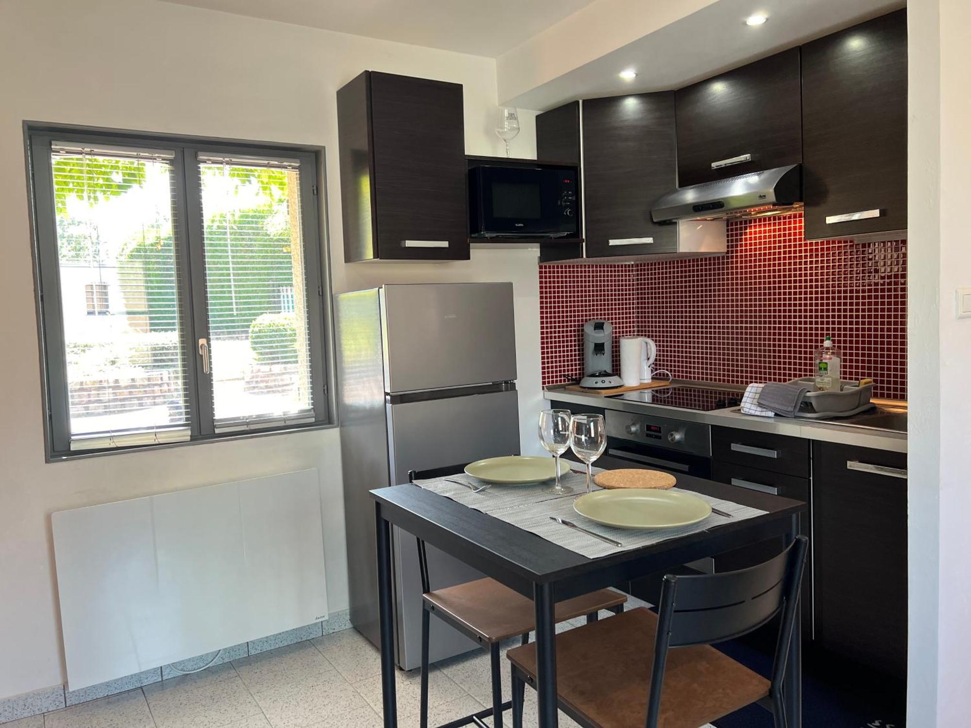 Apartment Avec Acces Independant: Le 15 Bis